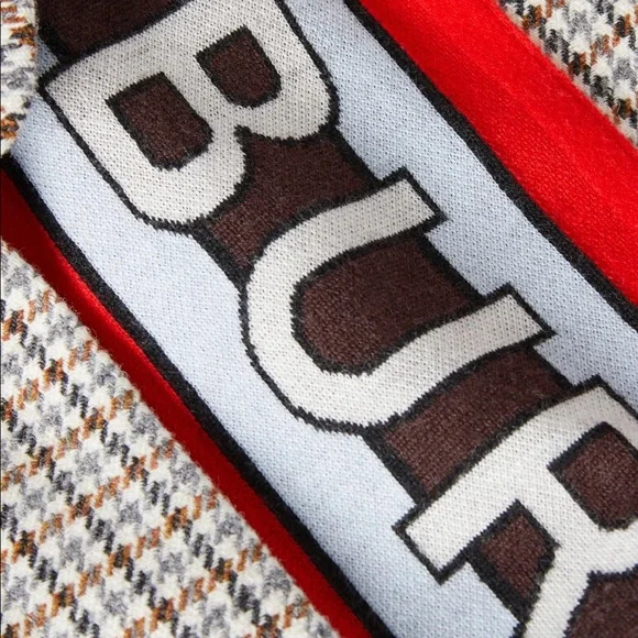 Authentic Burberry Sheena Coat - Picture 4 of 6